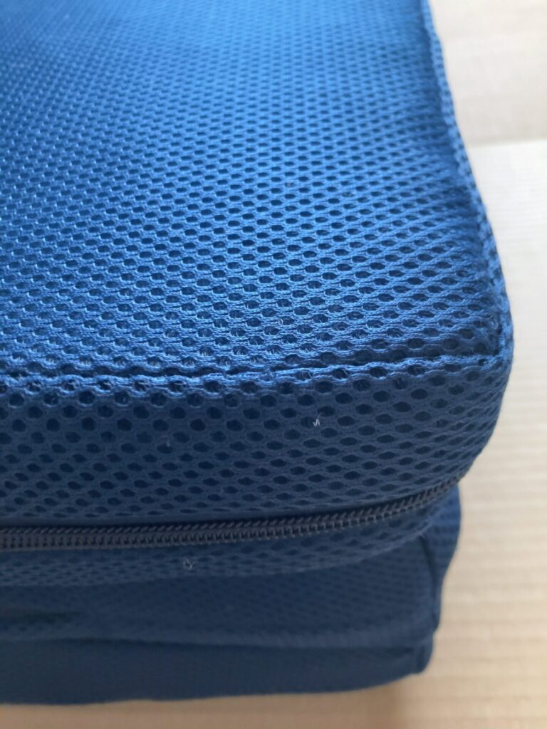ダブルラッセルのメッシュカバー