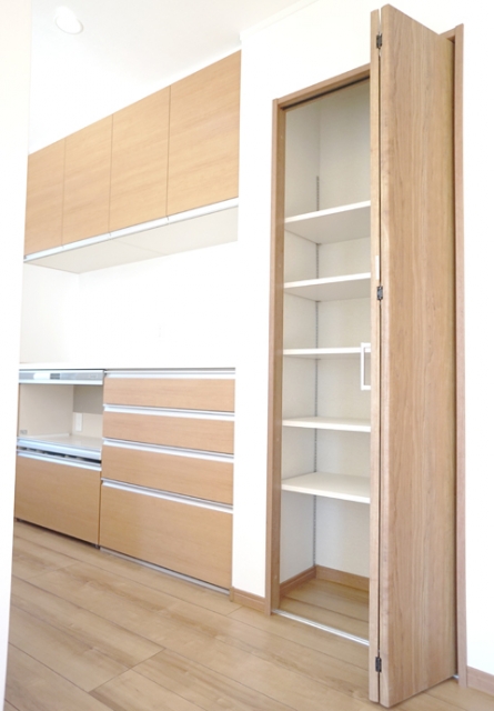 パントリーの扉