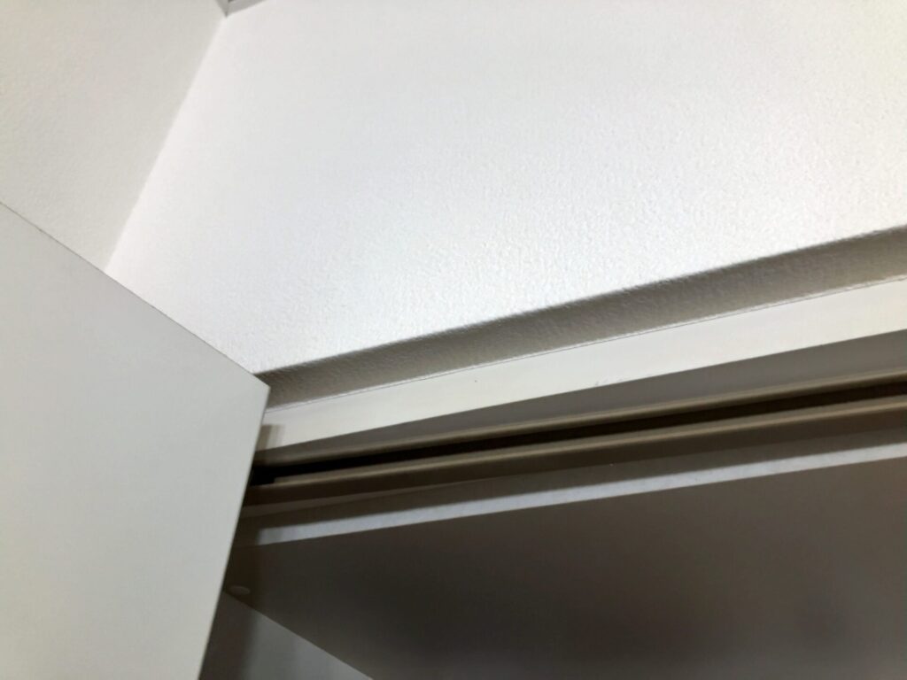 クローゼットのレール