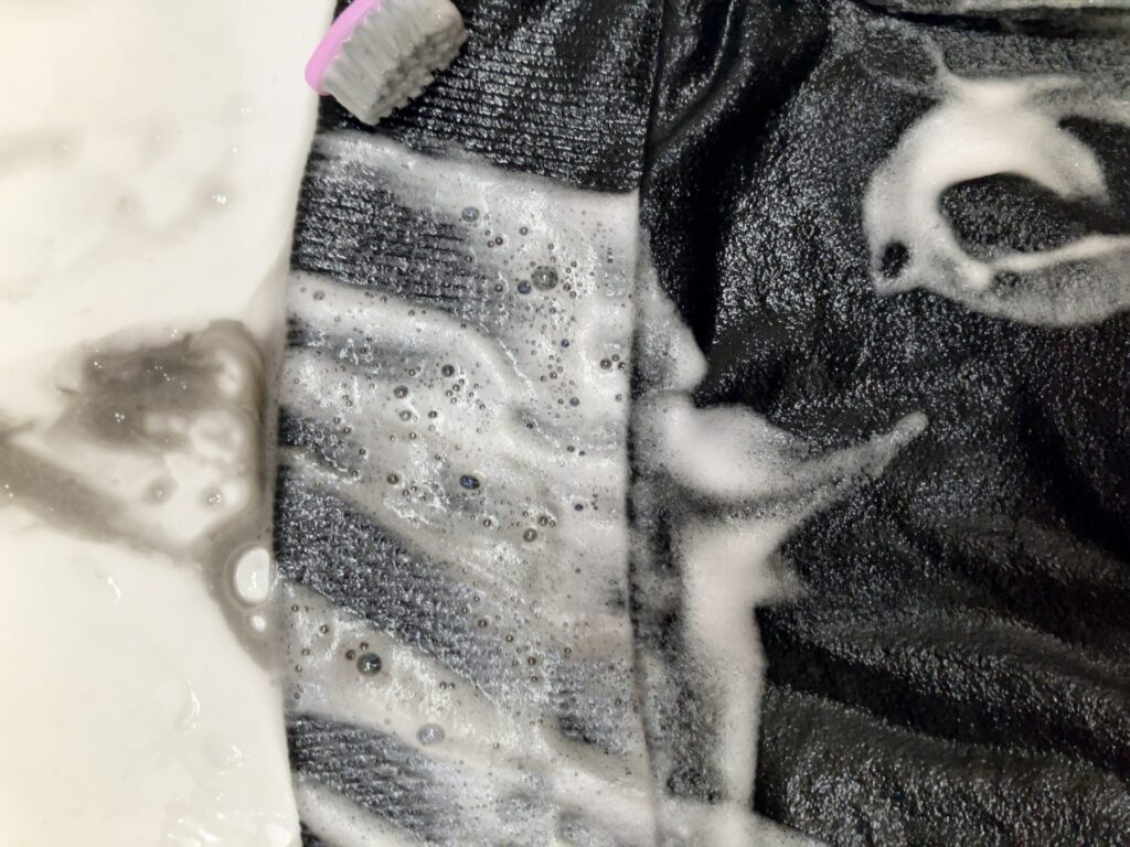 すすぎ グレーの水がでる