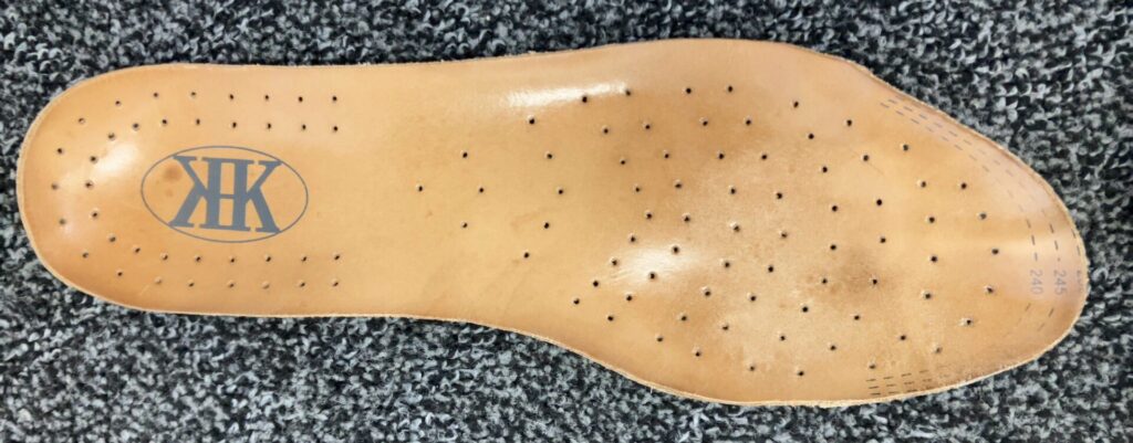 使い込んだ革インソール