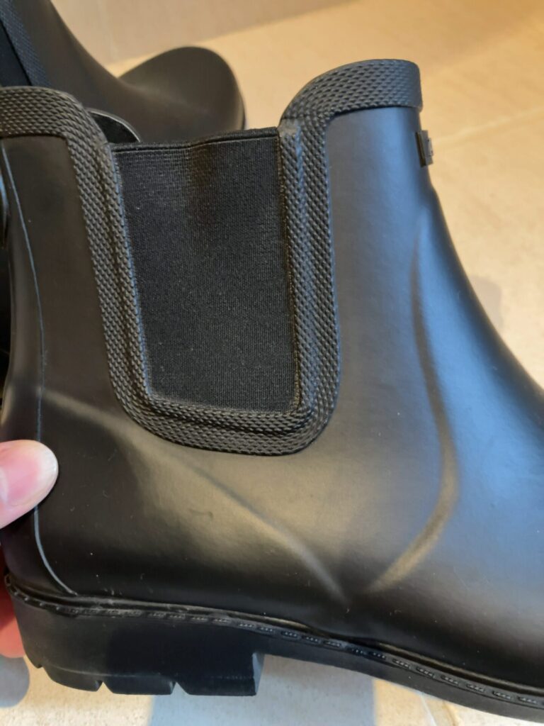 AIGLE カーヴィル２の側面